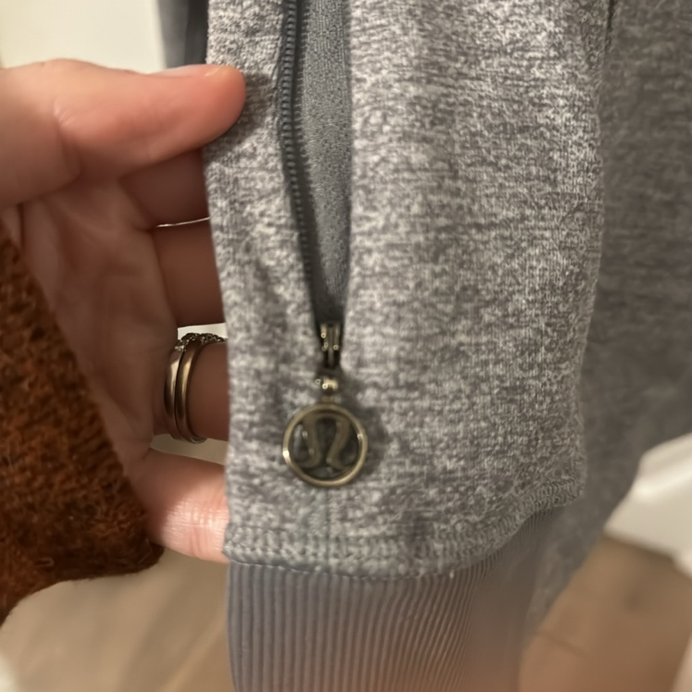 Lululemon jacket - Picture 5 of 8